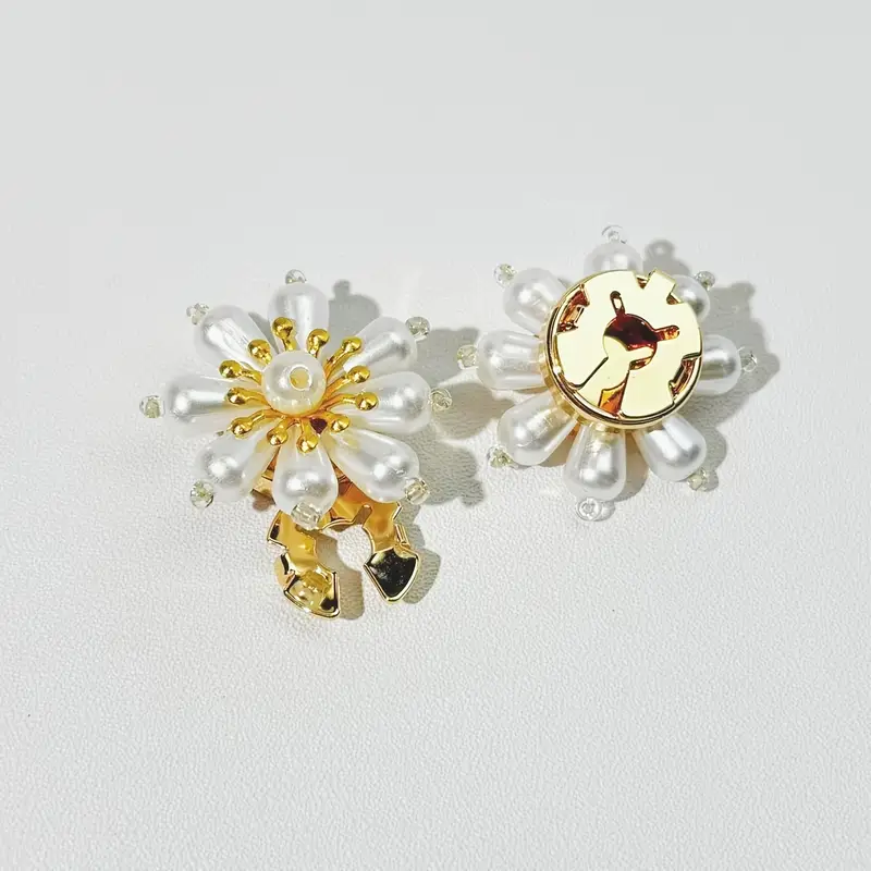 Krycí knoflík Květinka