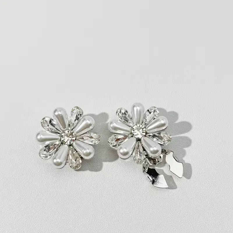 Krycí knoflík Stříbrný květ