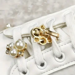 Perličková ozdoba na tkaničky