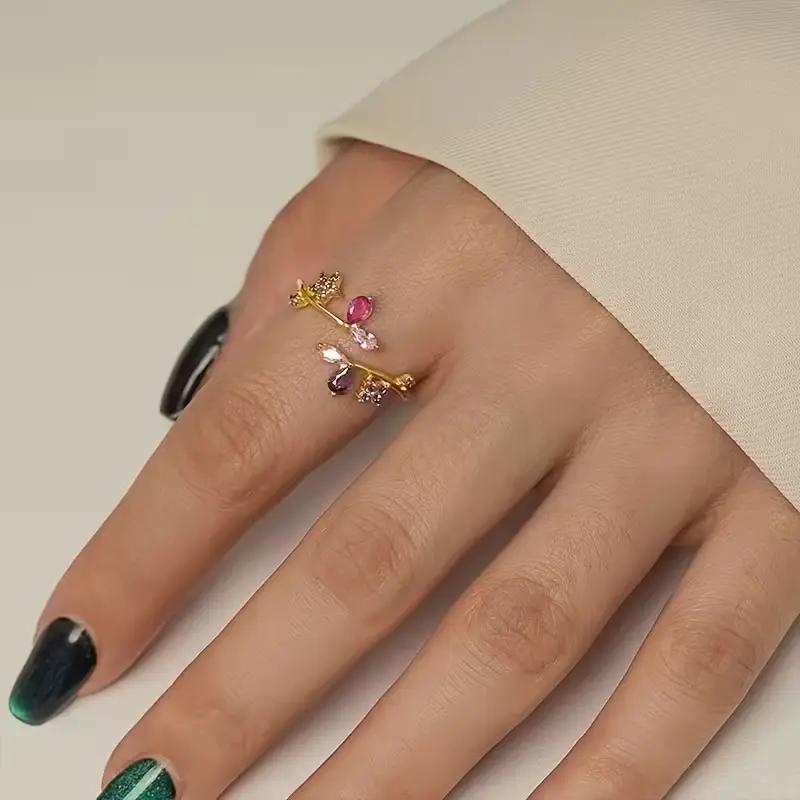 Prsten s růžovými kamínky