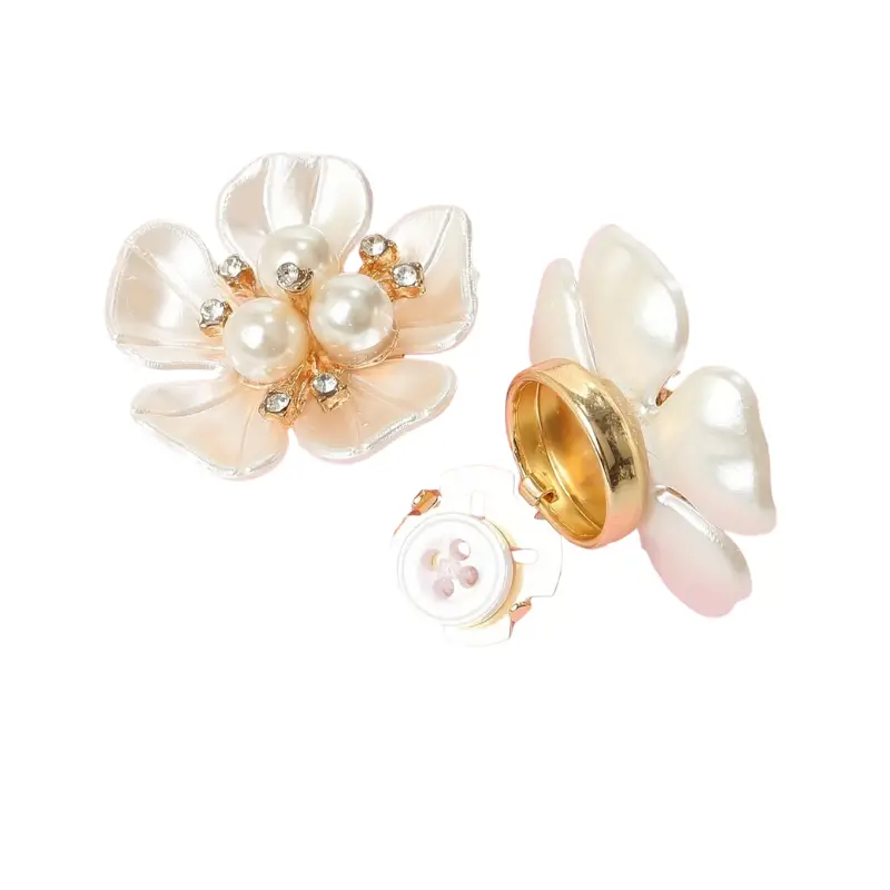 Krycí knoflík Perlový květ - Barva: Bílá
