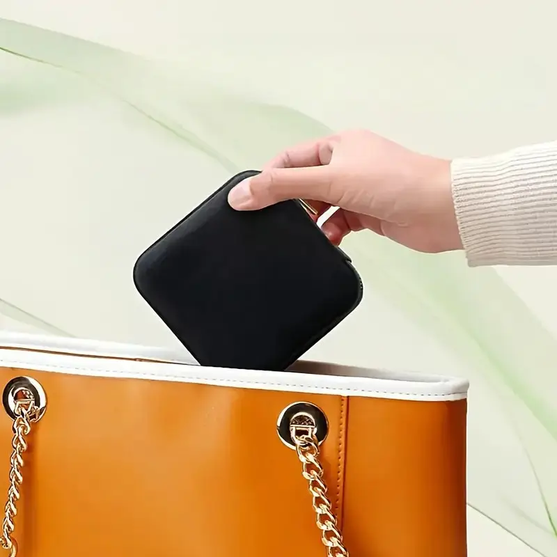 Hranatá šperkovnice - Barva: Černá