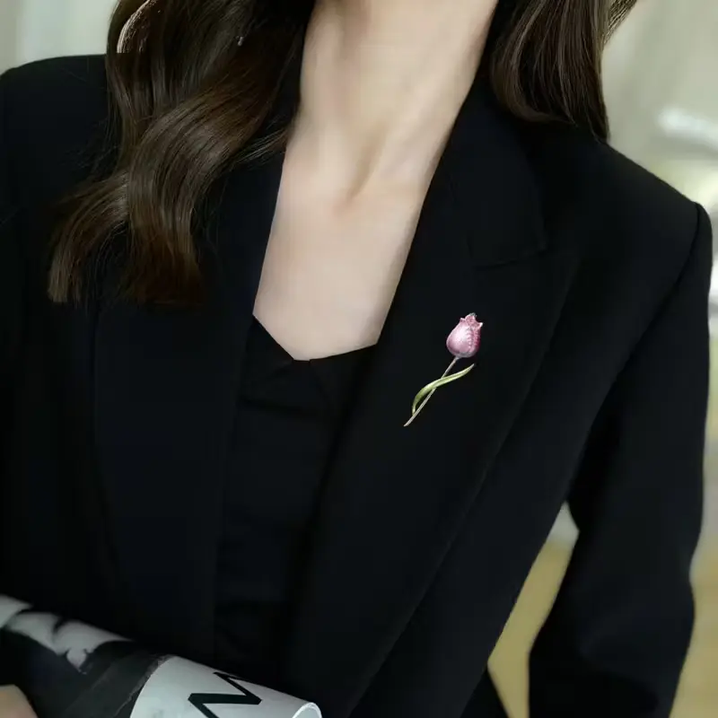 Brož růžový tulipán