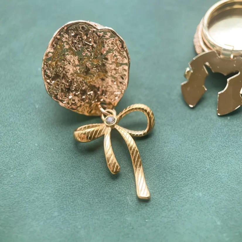 Krycí knoflík Mašle