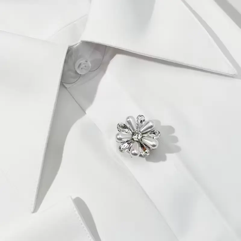 Krycí knoflík Stříbrný květ