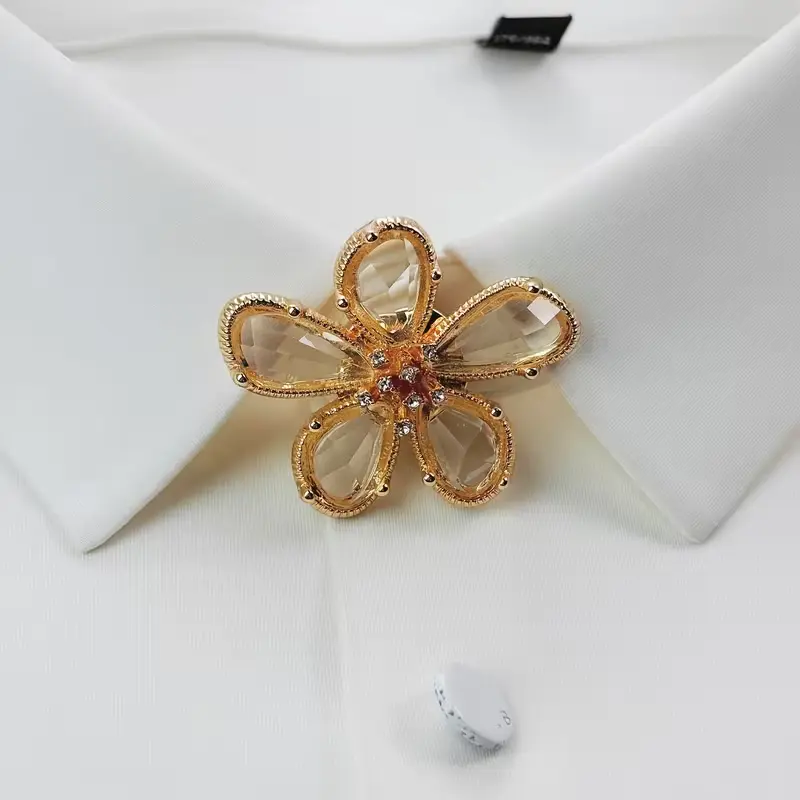 Krycí knoflík Zlatý květ s broušenými kameny