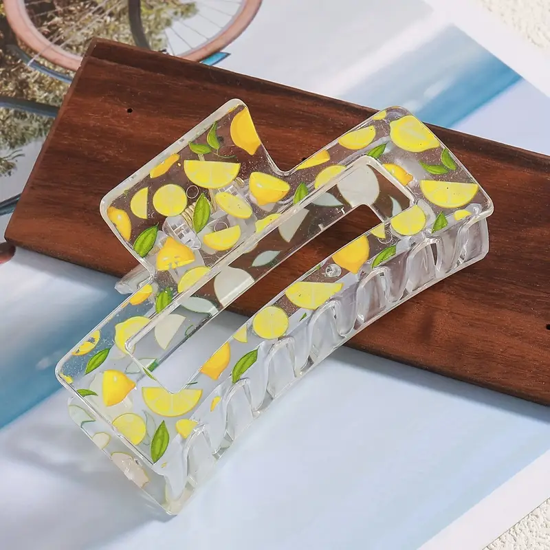 Průhledný skřipec do vlasů