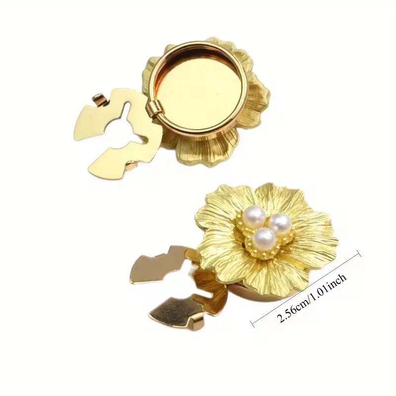 Krycí knoflík Stříbrný květ s perlami - Barva: Zlatá