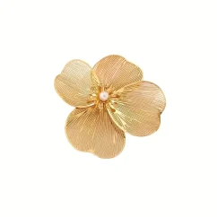 Zlatá květinová brož s perličkou