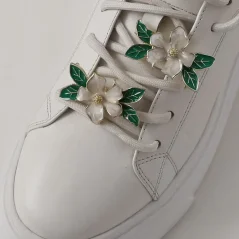 Květinové ozdoby na tkaničky