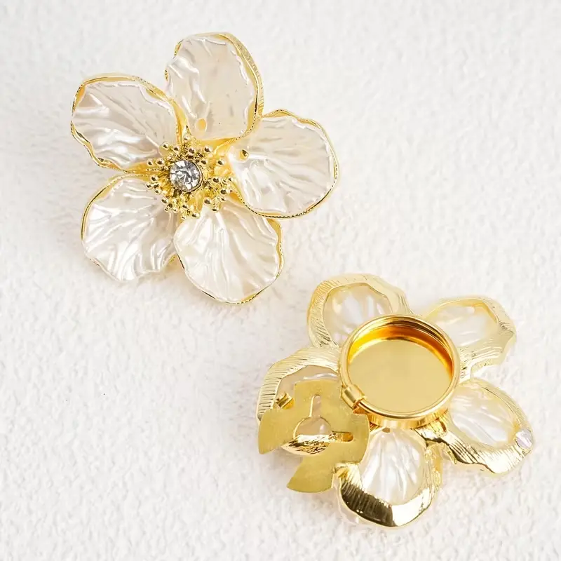 Krycí knoflík Perleťový květ