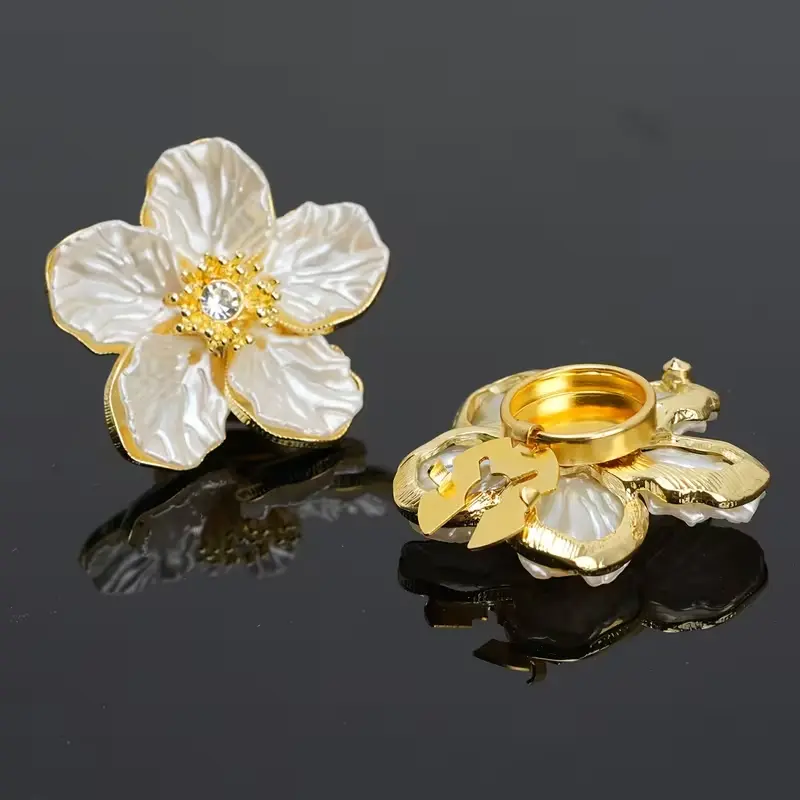 Krycí knoflík Perleťový květ