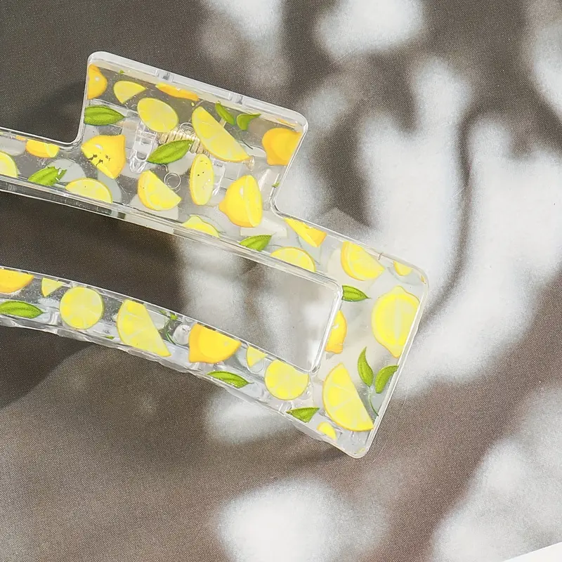 Průhledný skřipec do vlasů