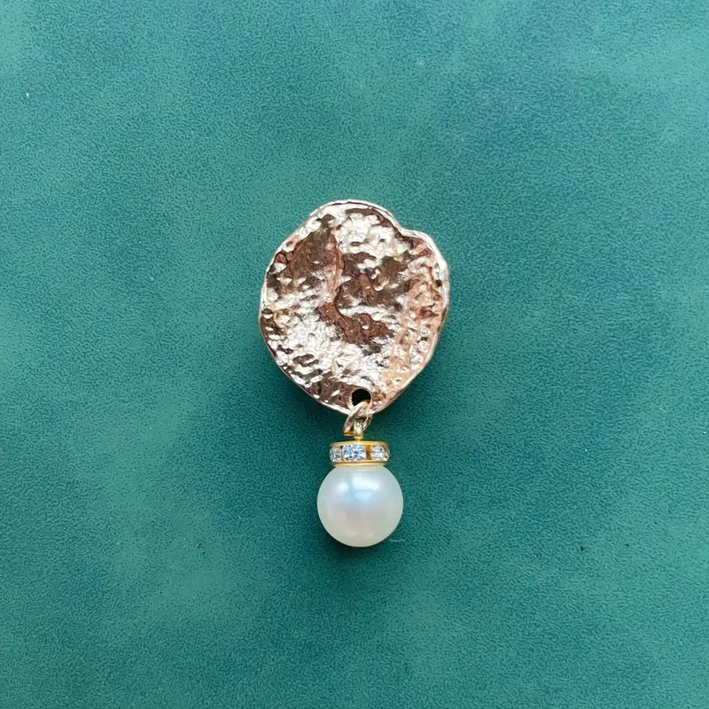 Krycí knoflík s perličkou