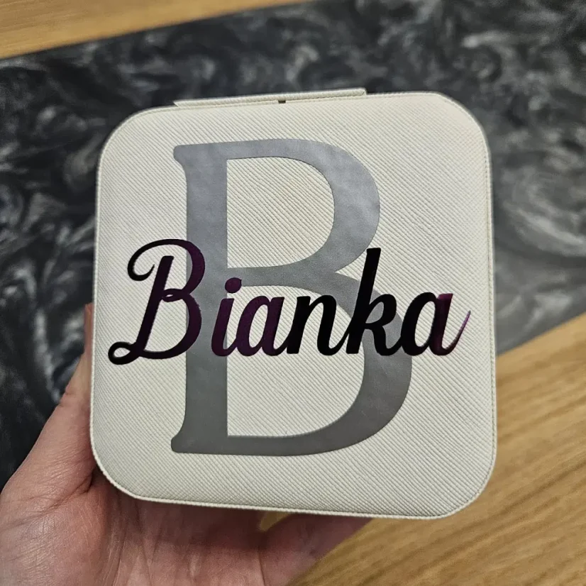 Hranatá šperkovnice - Barva: Bílá