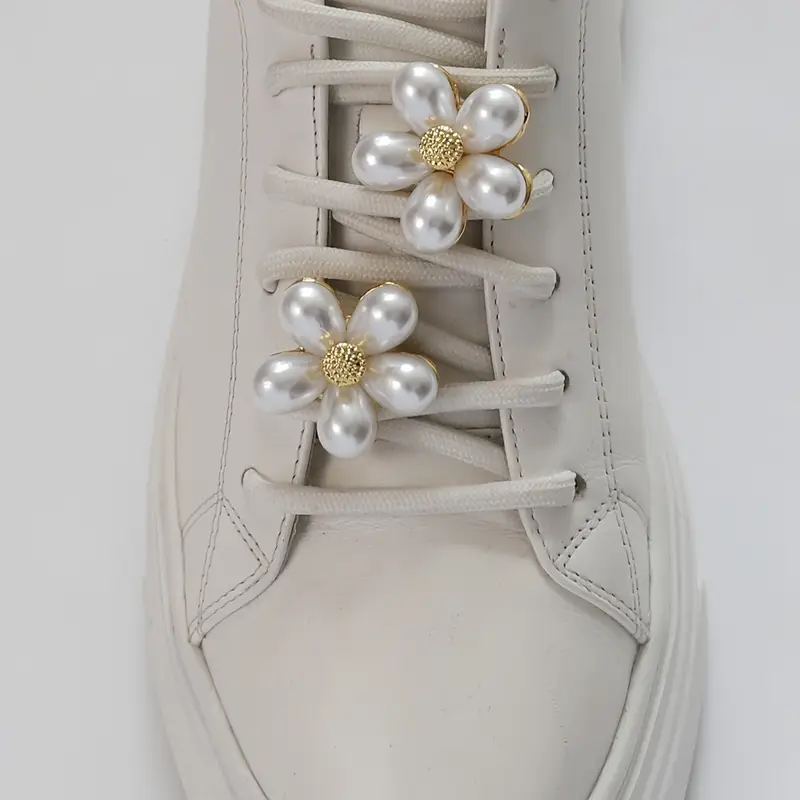 Ozdoby na tkaničky Perlové kytičky